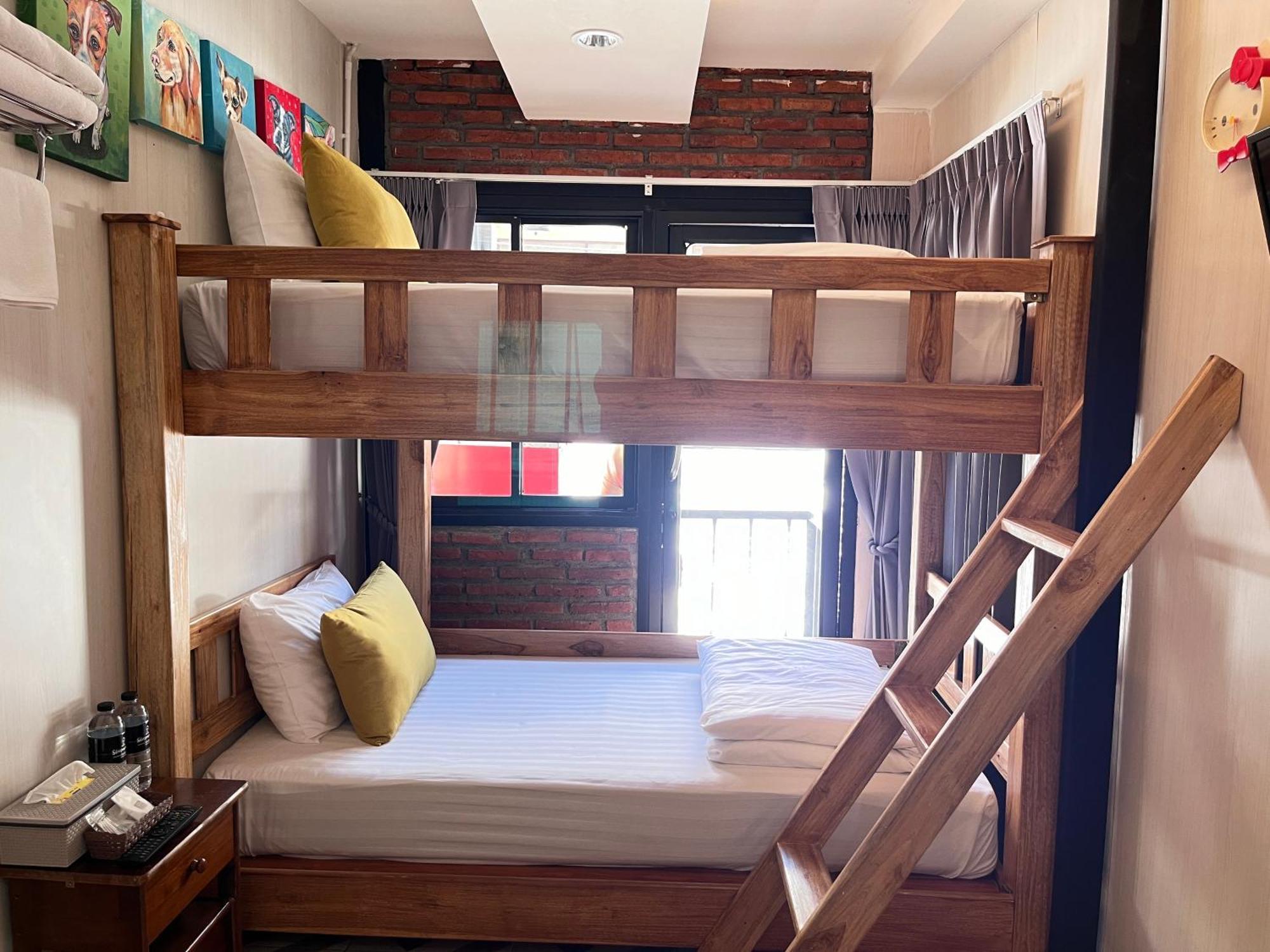 بيت شباب Sleep Walker Poshtel شيانغ ماي الغرفة الصورة